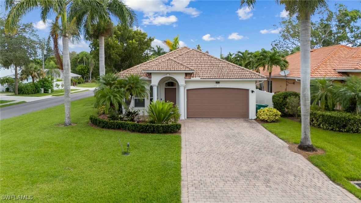 Property Photo:  603 104th Avenue N  FL 34108 