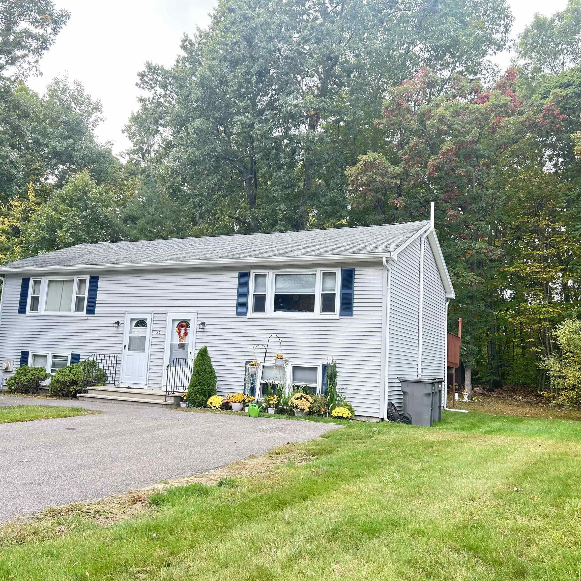 Property Photo:  25 R Derryfield Road  NH 03087 