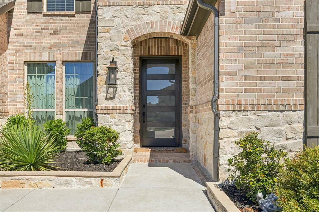 Property Photo:  404 Leighton Court  TX 76131 