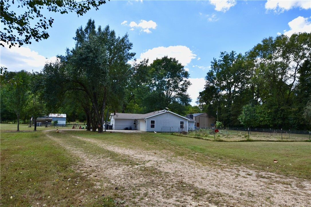 Property Photo:  13226 N Old Wire Road  AR 72756 