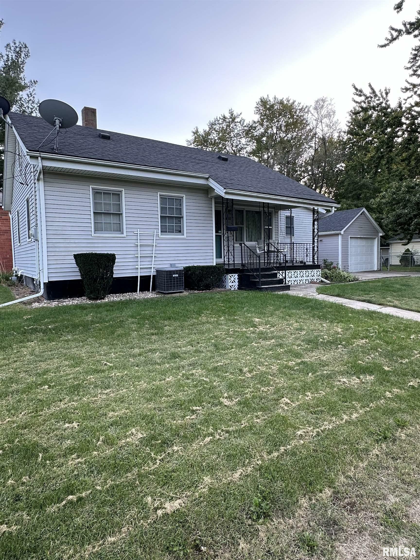 Property Photo:  460 W Knox Street  IL 61401 