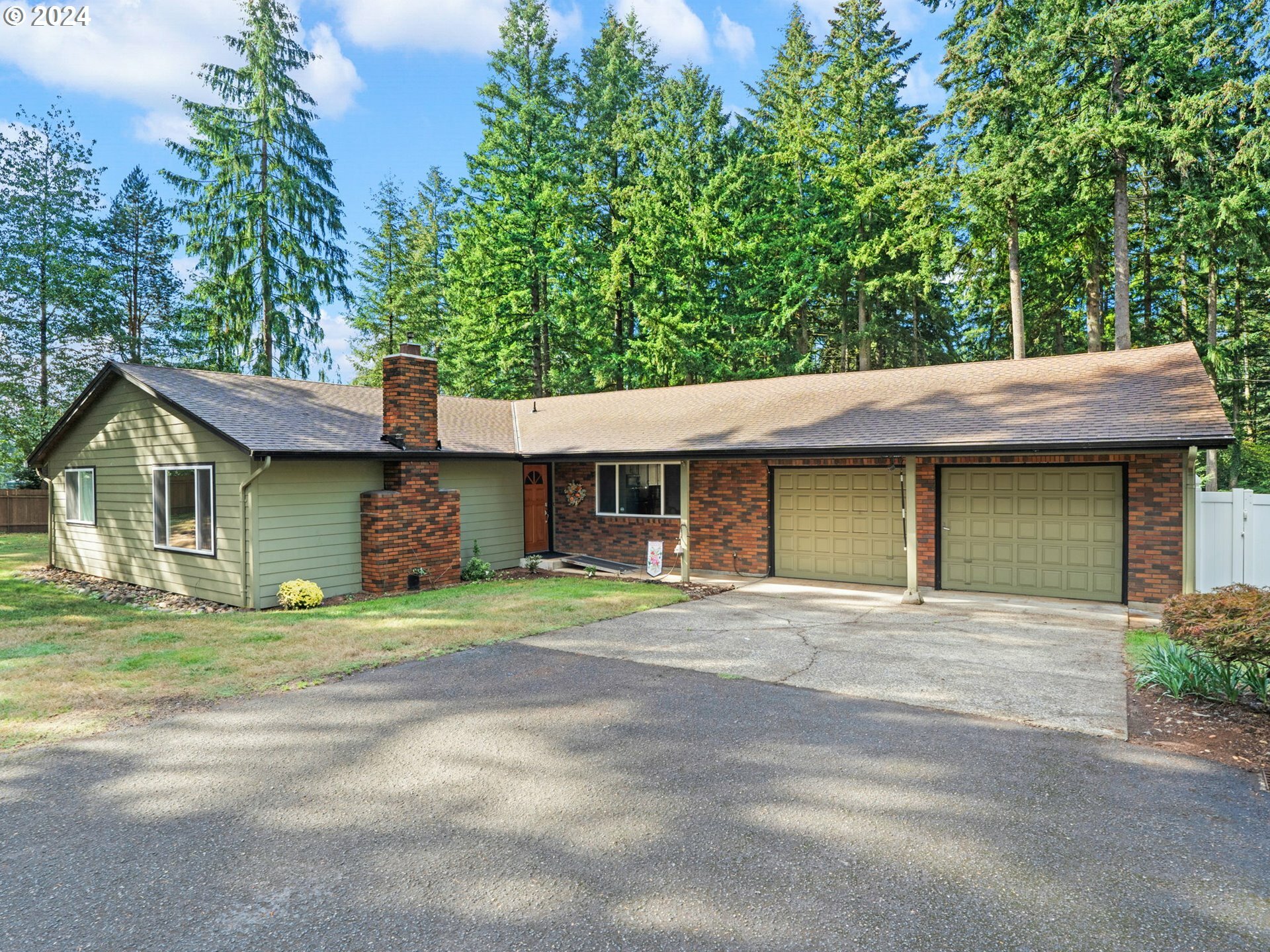 Property Photo:  10506 NE 212th Ave  WA 98682 