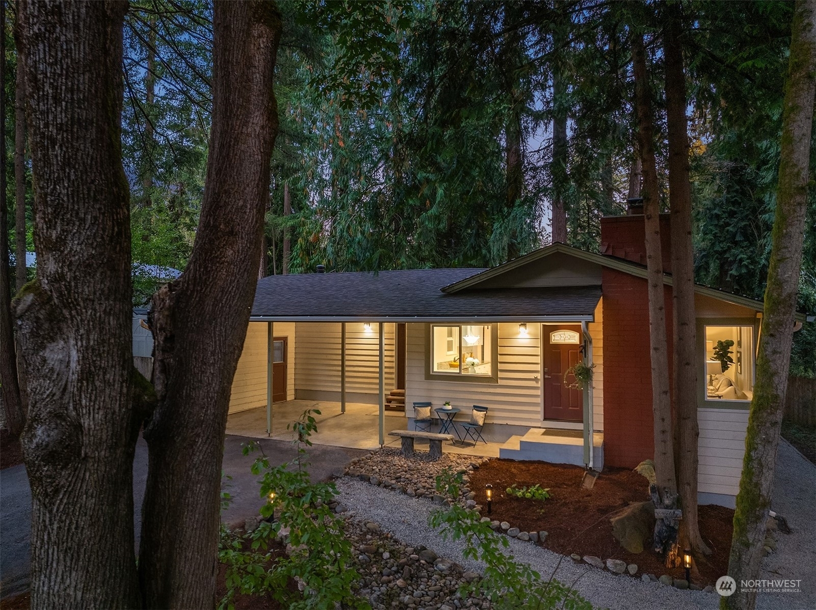 Property Photo:  15816 197th Place NE  WA 98077 