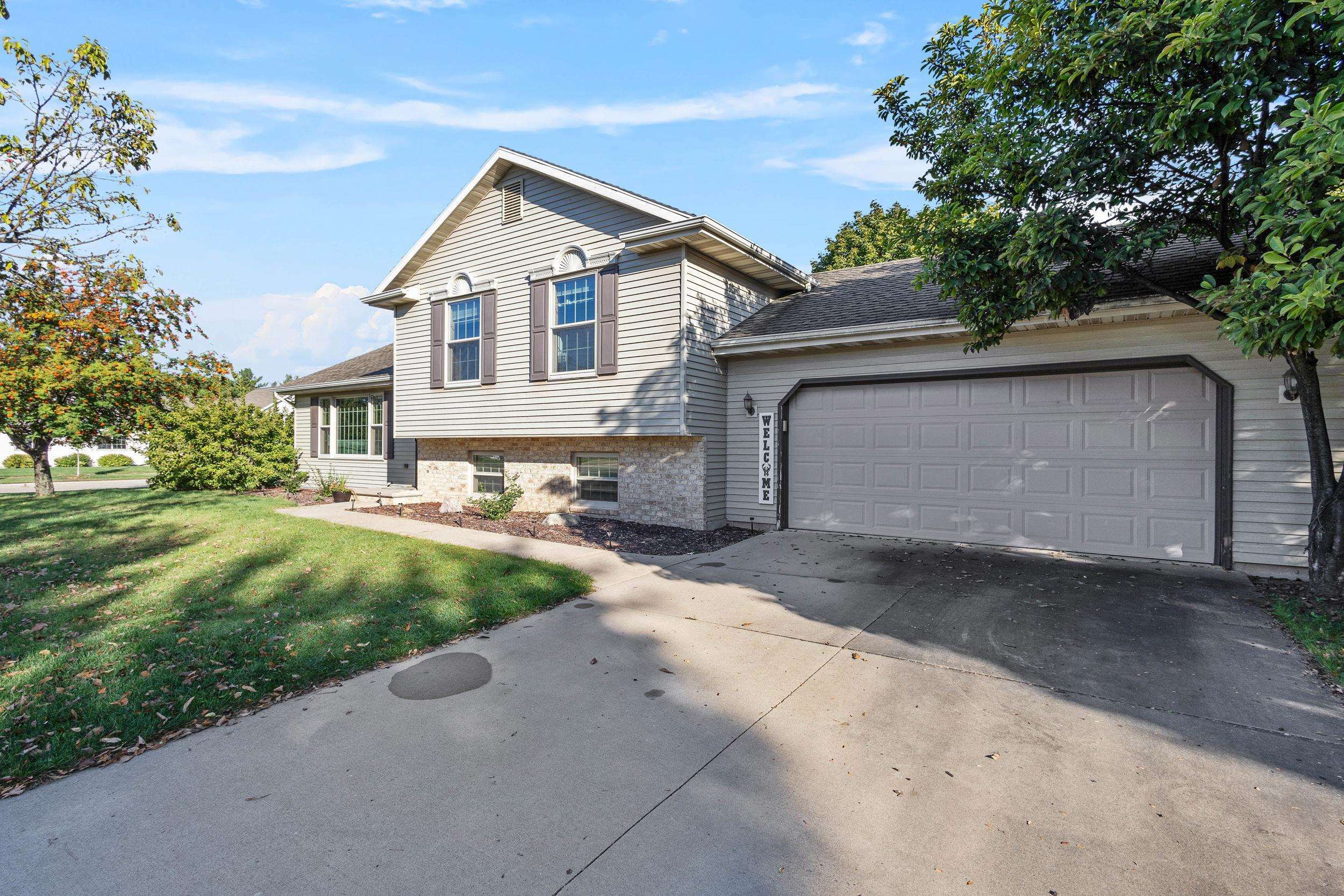 Property Photo:  2350 Golden Avenue  WI 54904-7967 