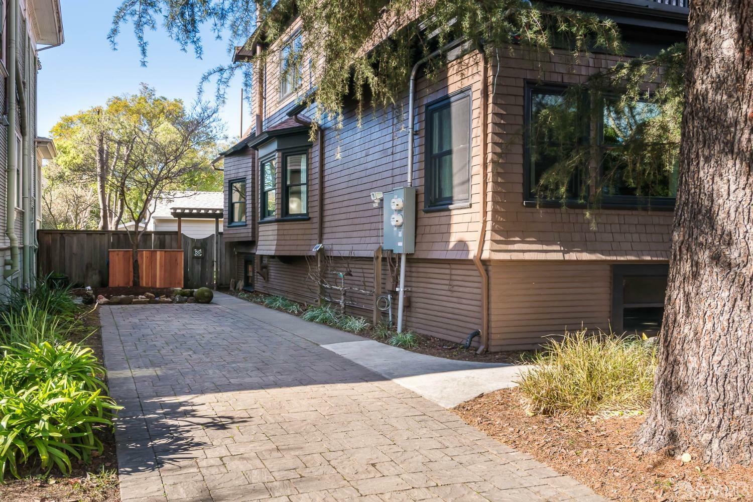 Property Photo:  857 Laurel Street  CA 94501 