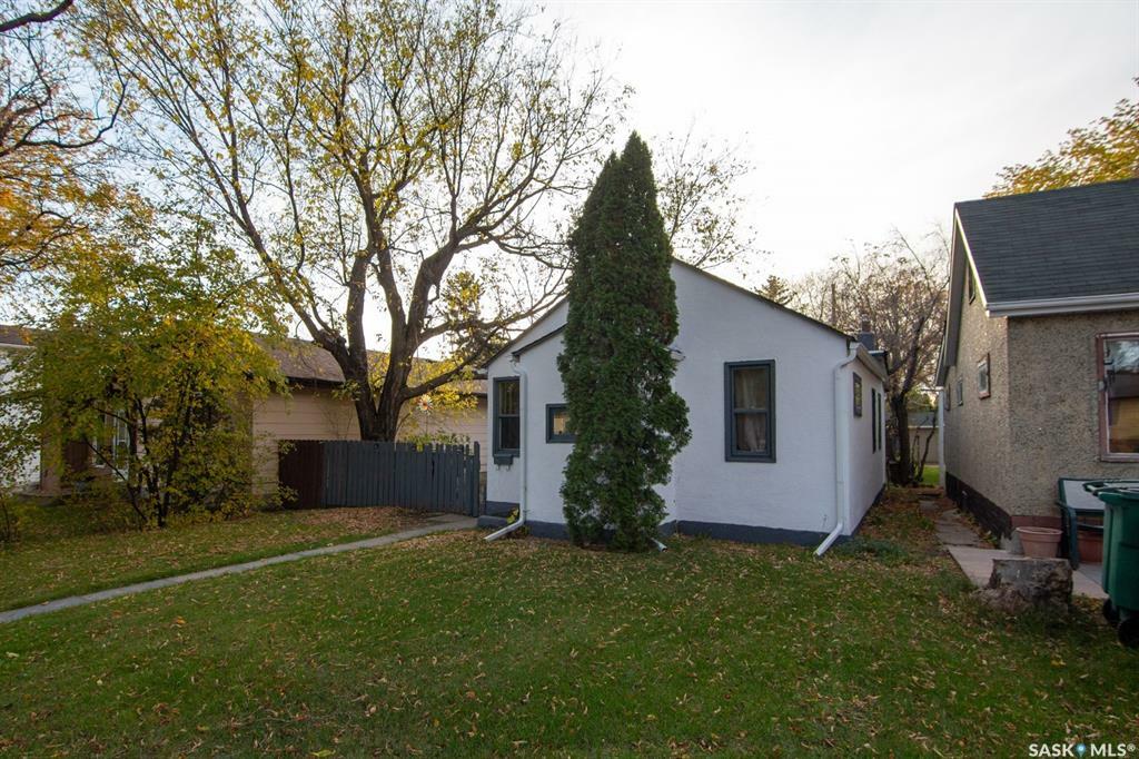 Photo de la propriété:  1023 J Avenue N  SK S7L 2L3 