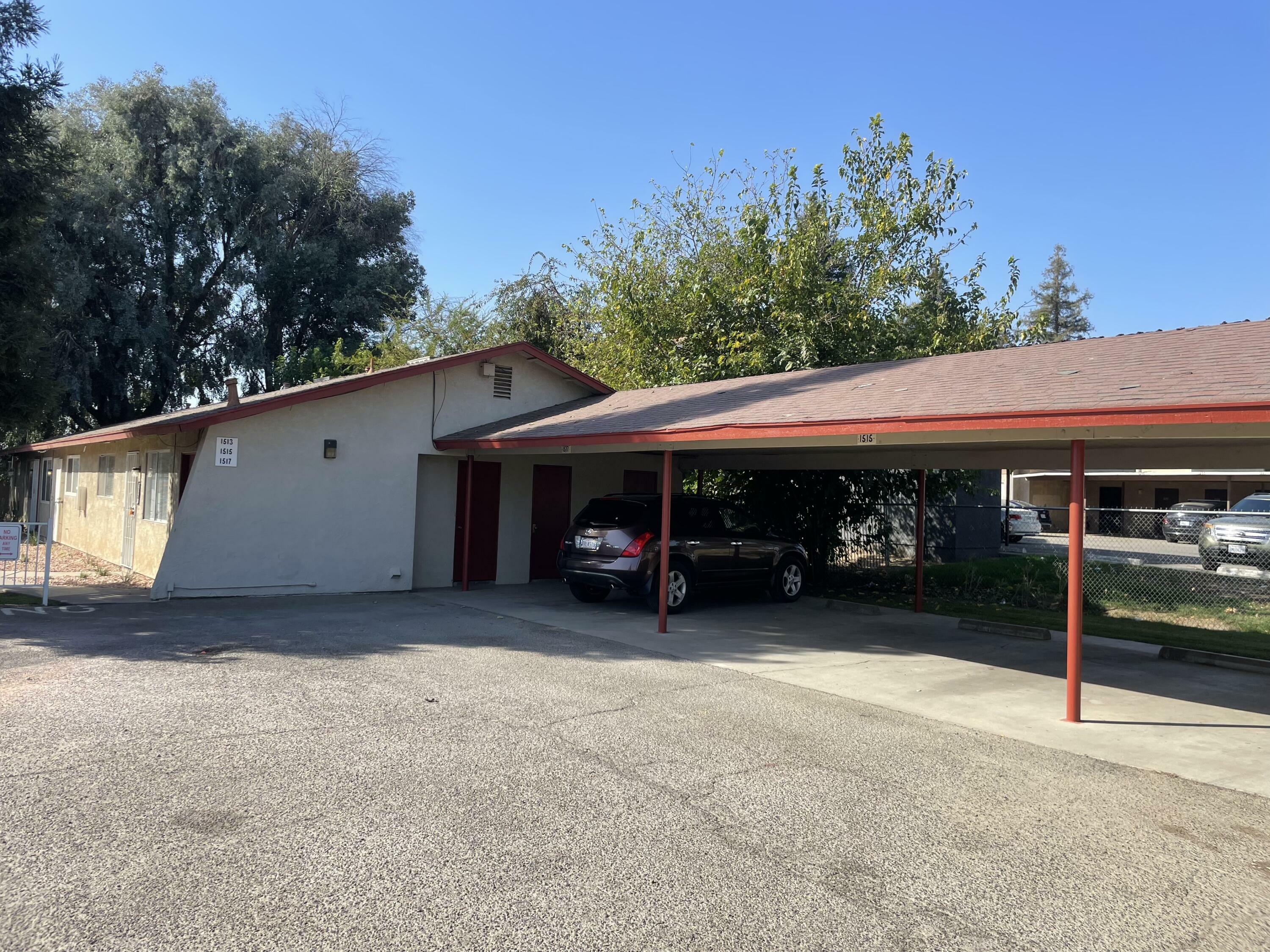 Property Photo:  1513 E Douglas Avenue  CA 93292 