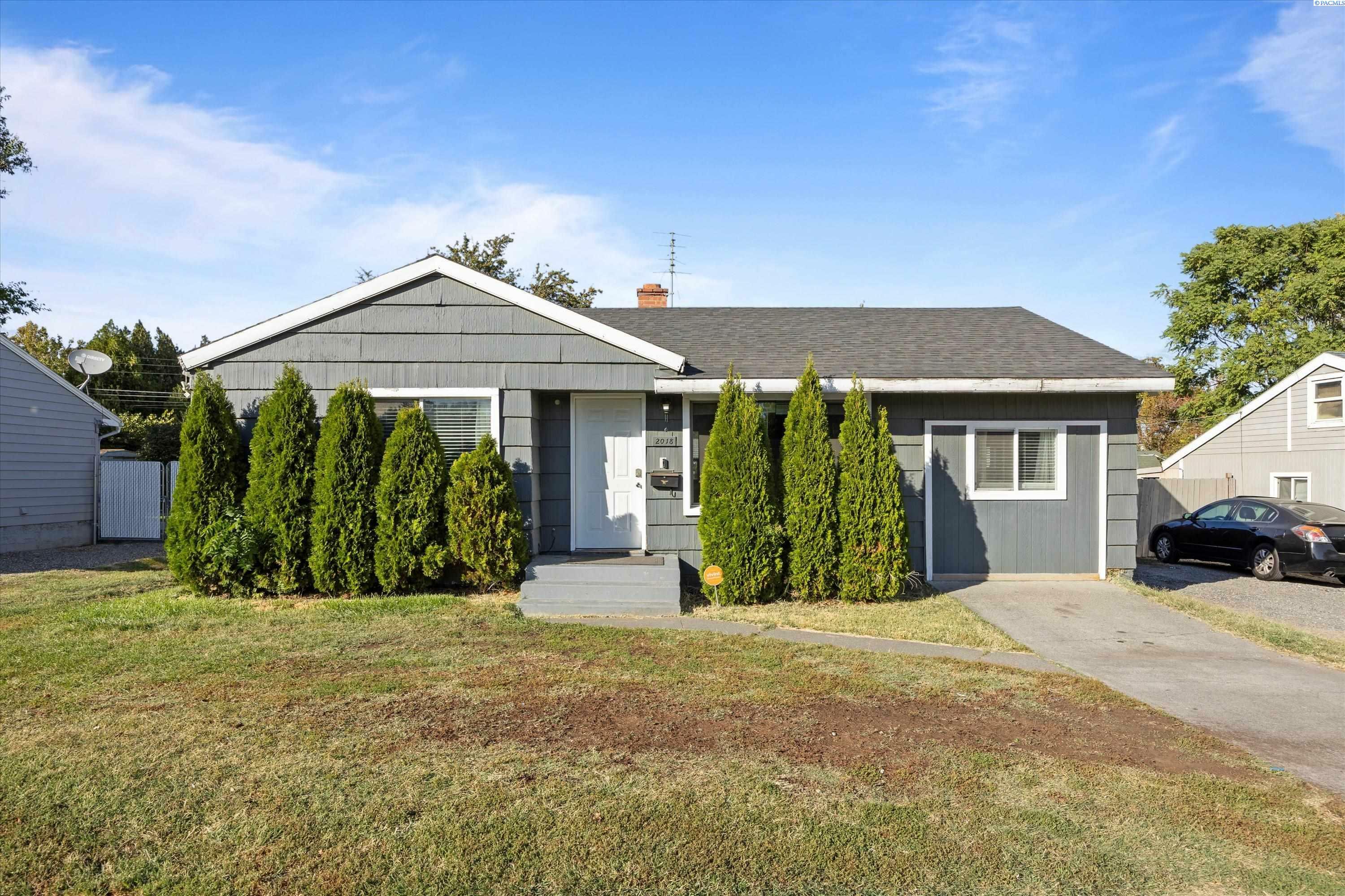 Property Photo:  2018 W 4th Ave  WA 99336 