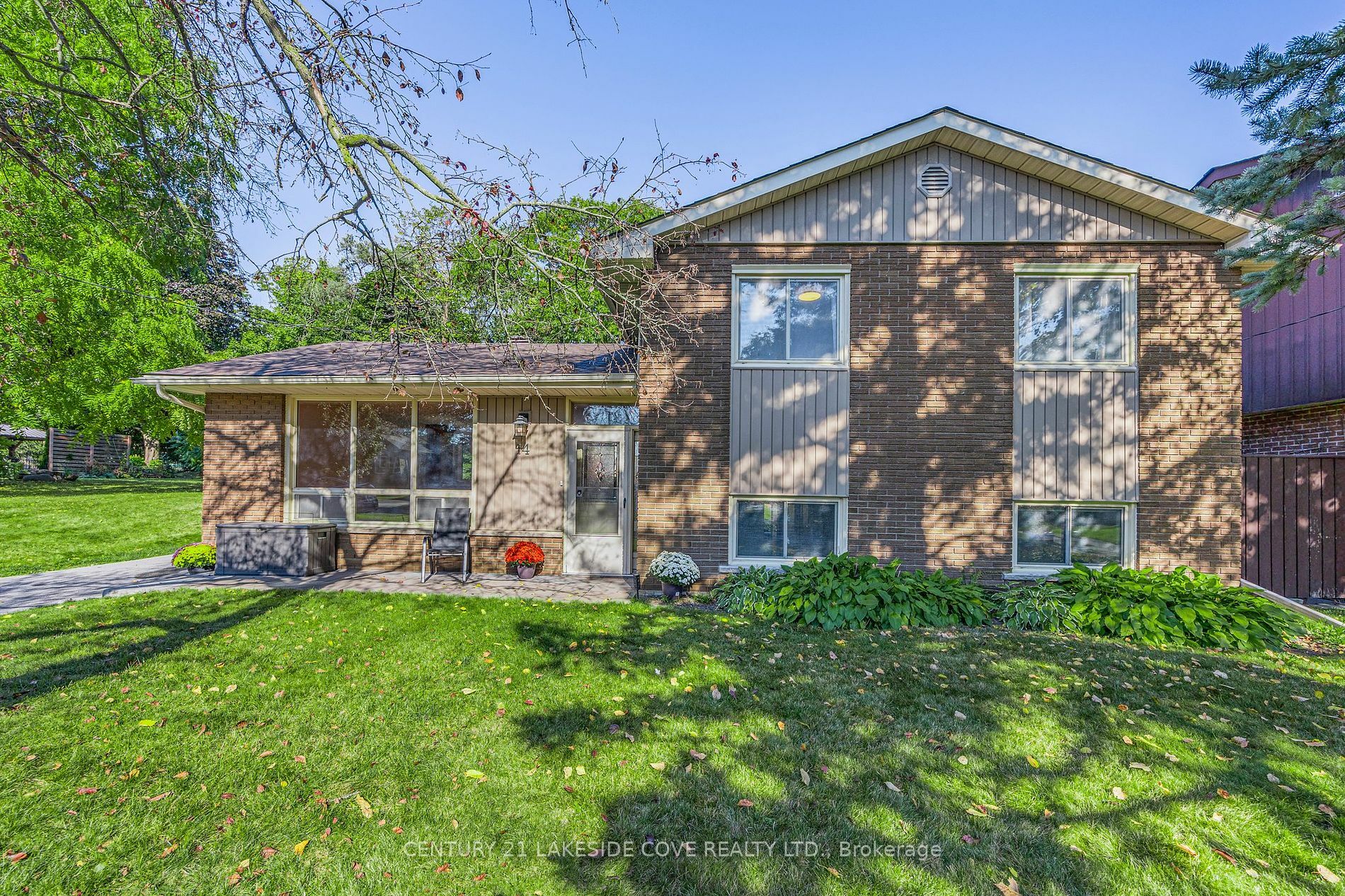 14 Ottaway Ave  Barrie ON L4M 2W7 photo