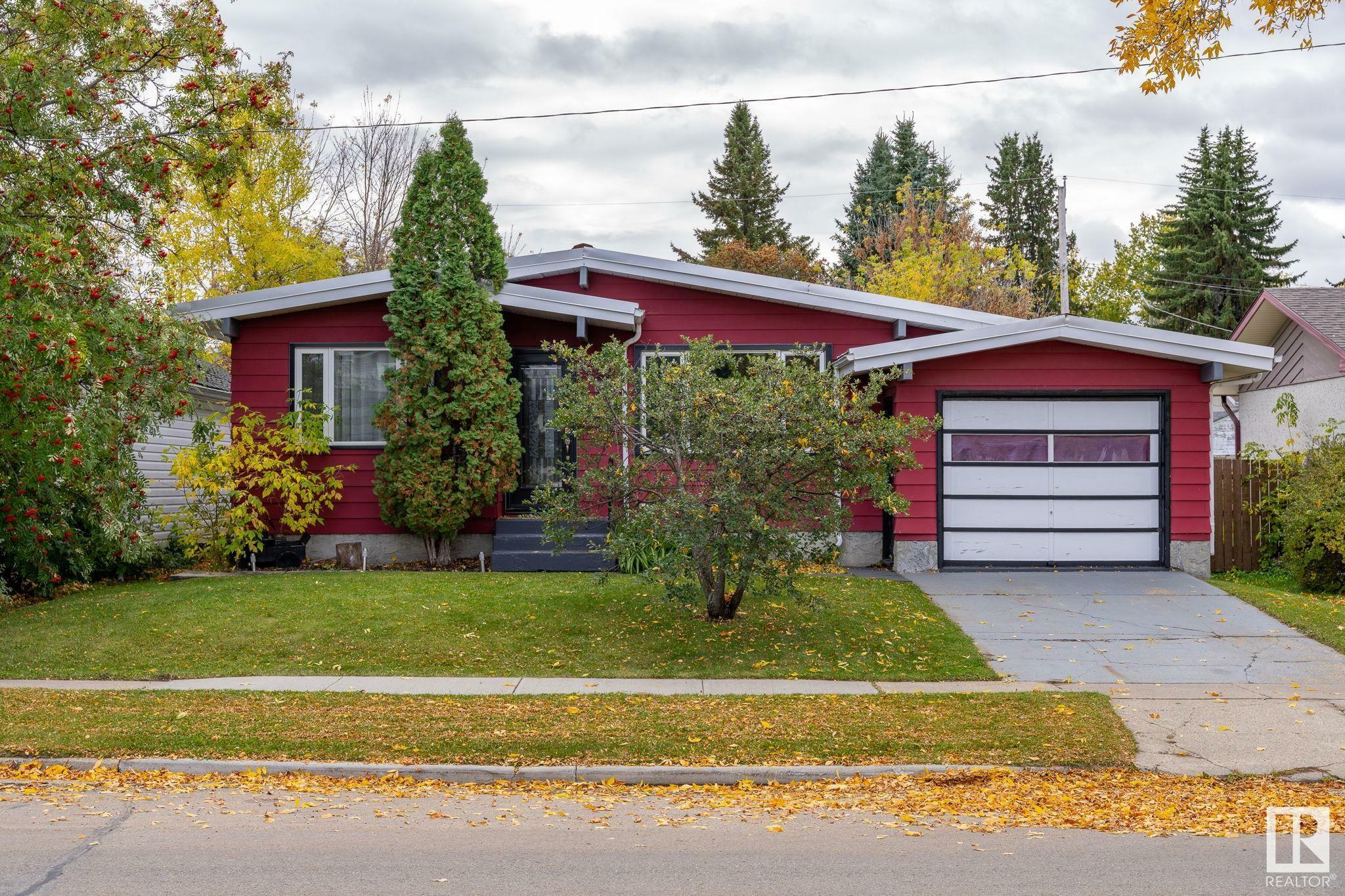 Property Photo:  5112 50 Avenue  AB T7Z 1C3 