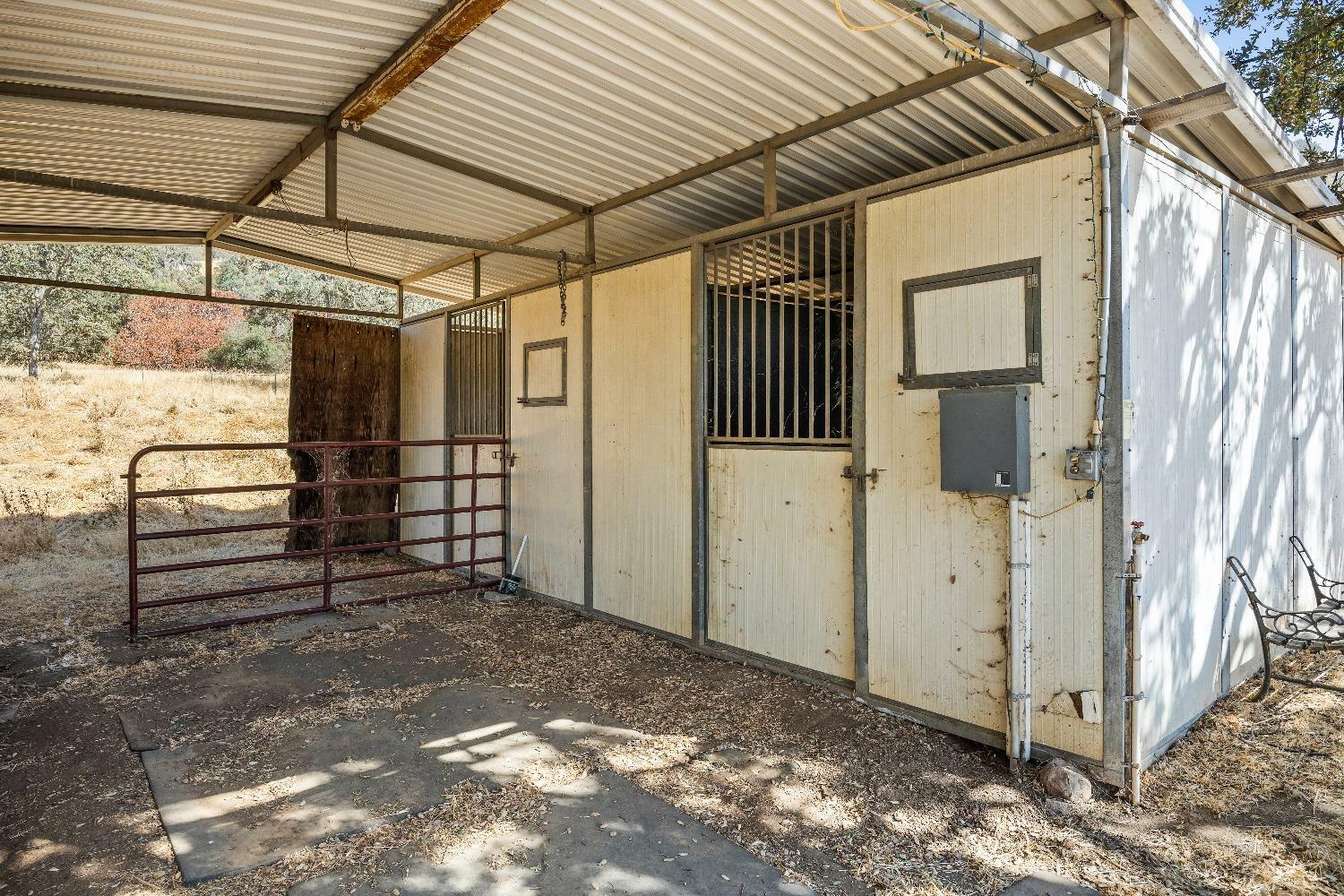 Property Photo:  44757 Sand Creek Road  CA 93675 