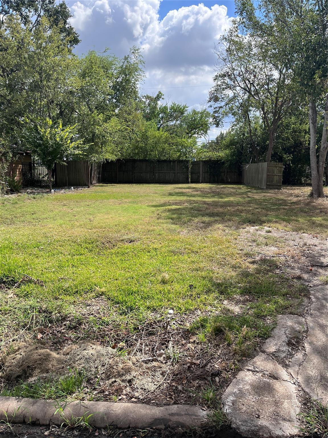 Property Photo: 4305 Lafayette Street TX 77401