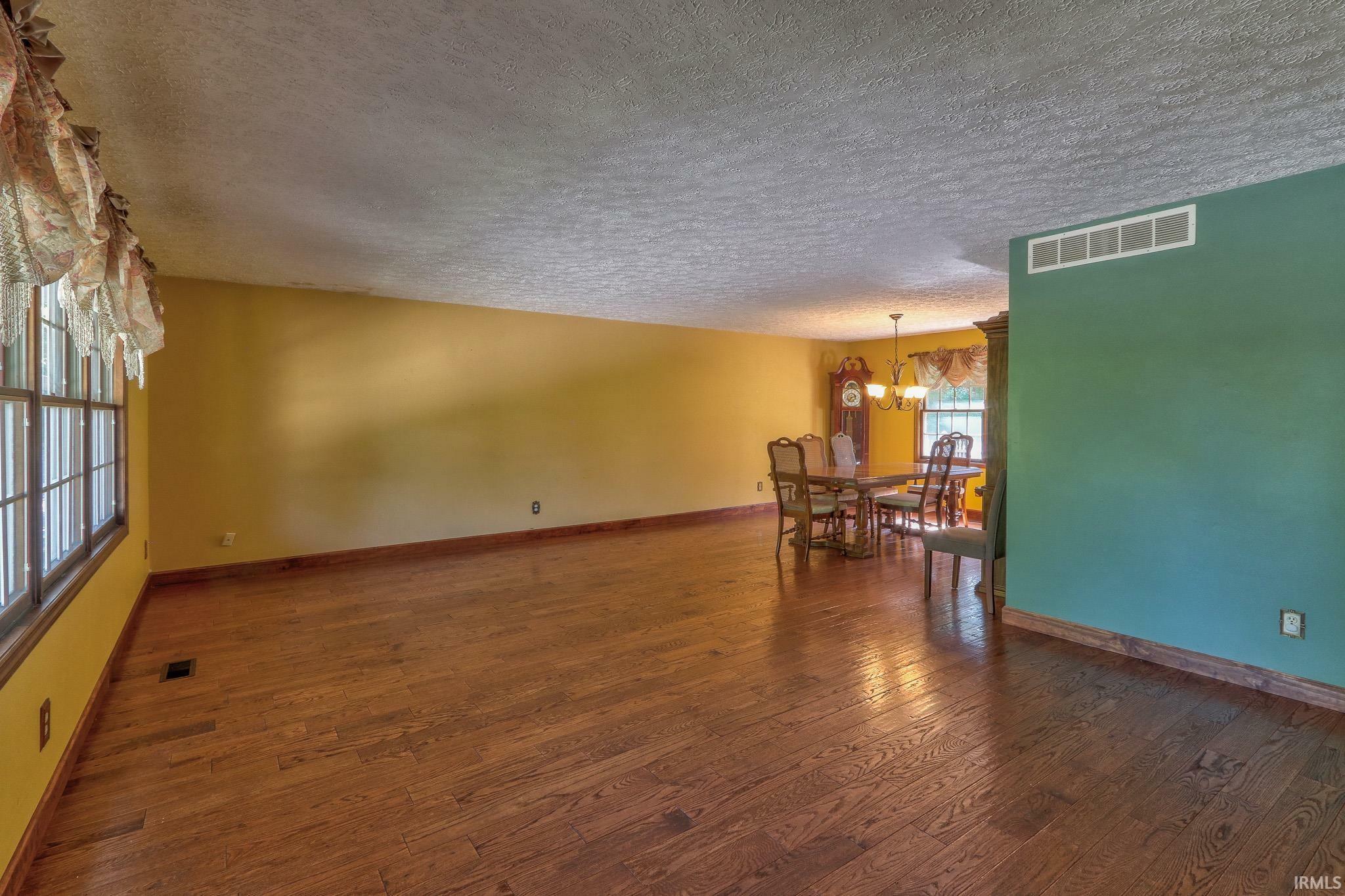 Property Photo:  5511 Lakeside Drive  IN 47630-1916 