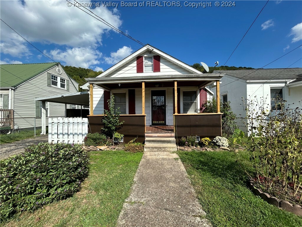 Property Photo:  511 Main Avenue  WV 25143 