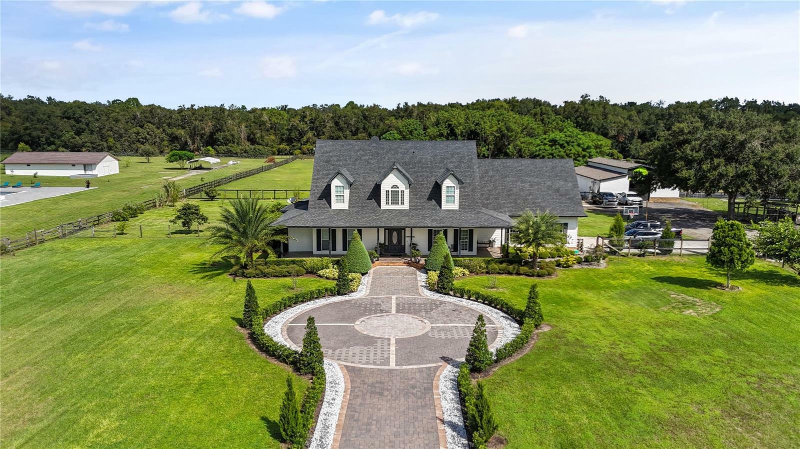 Property Photo: 2393 Appy Lane FL 32712