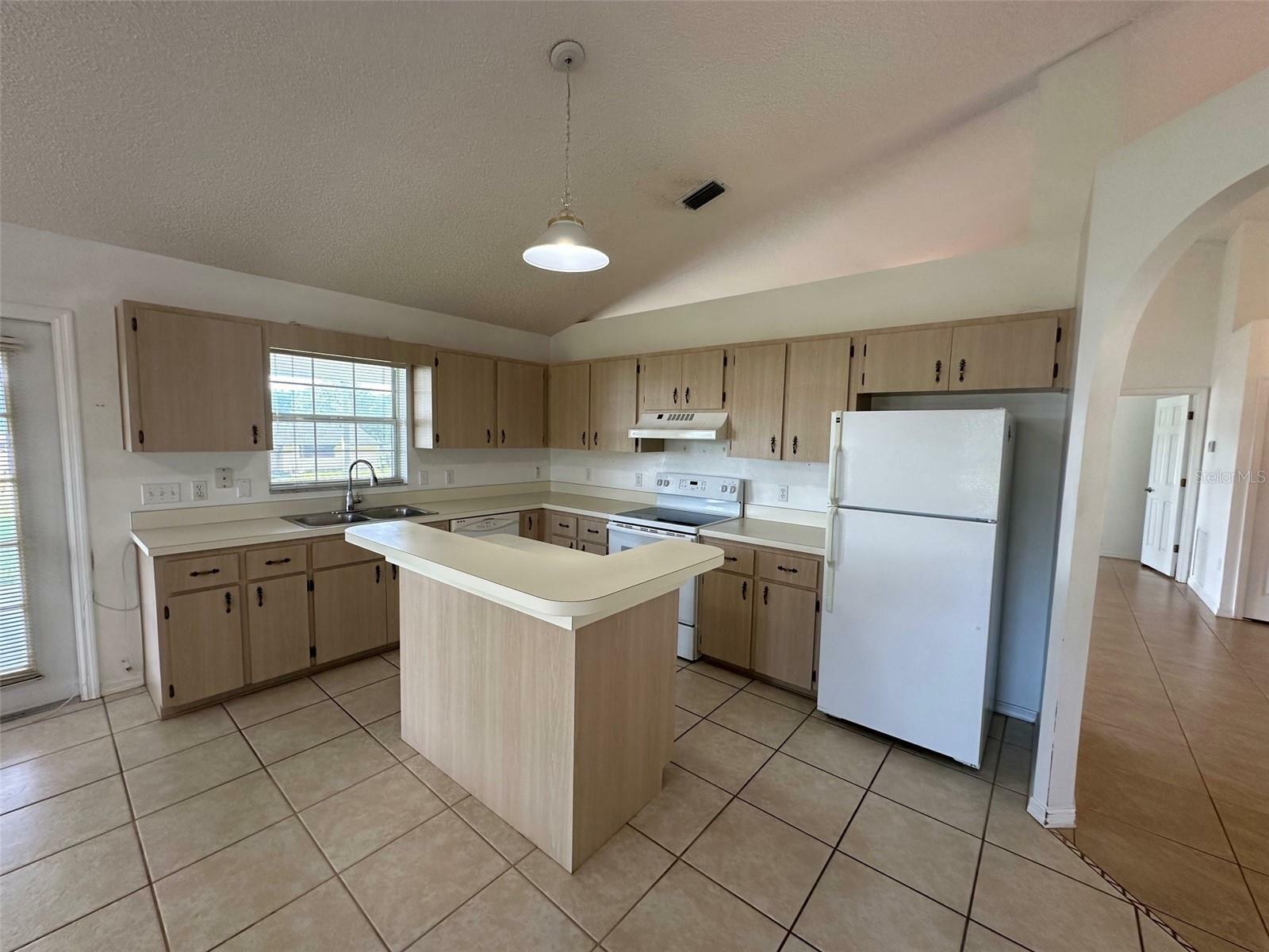 Property Photo:  10926 Point Nellie Drive  FL 34711 