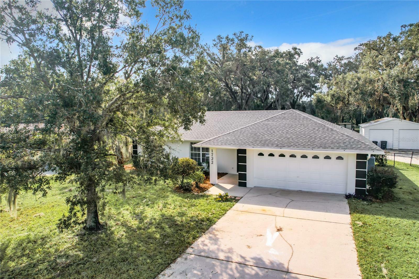 Property Photo:  1722 Montee Lane  FL 33811 