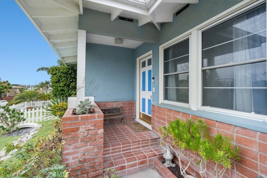 Property Photo:  441 Seaward Road  CA 92625 