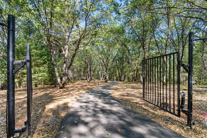 Property Photo: 16650 Lawton Way CA 95945
