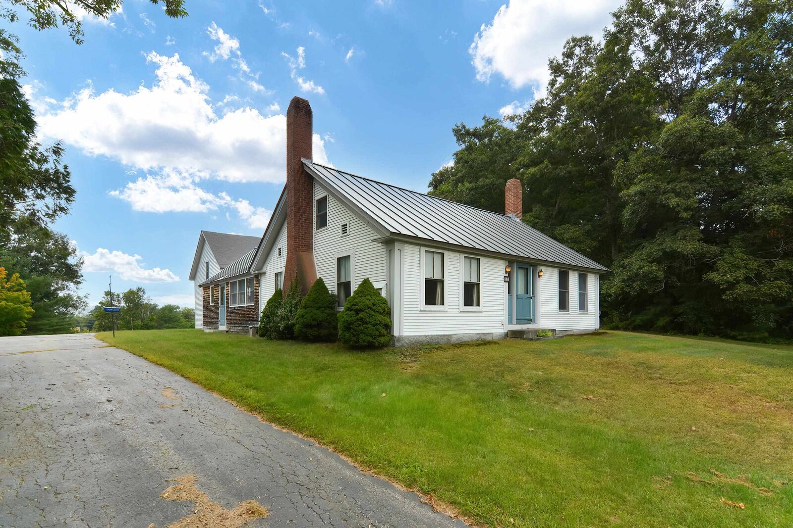 Property Photo: 208 Sanborn Street NH 03235