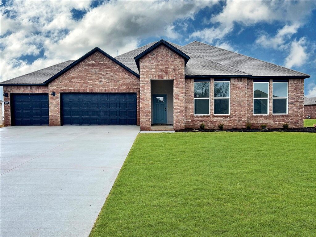 Property Photo:  206 N Kit Kat Court  AR 72761 