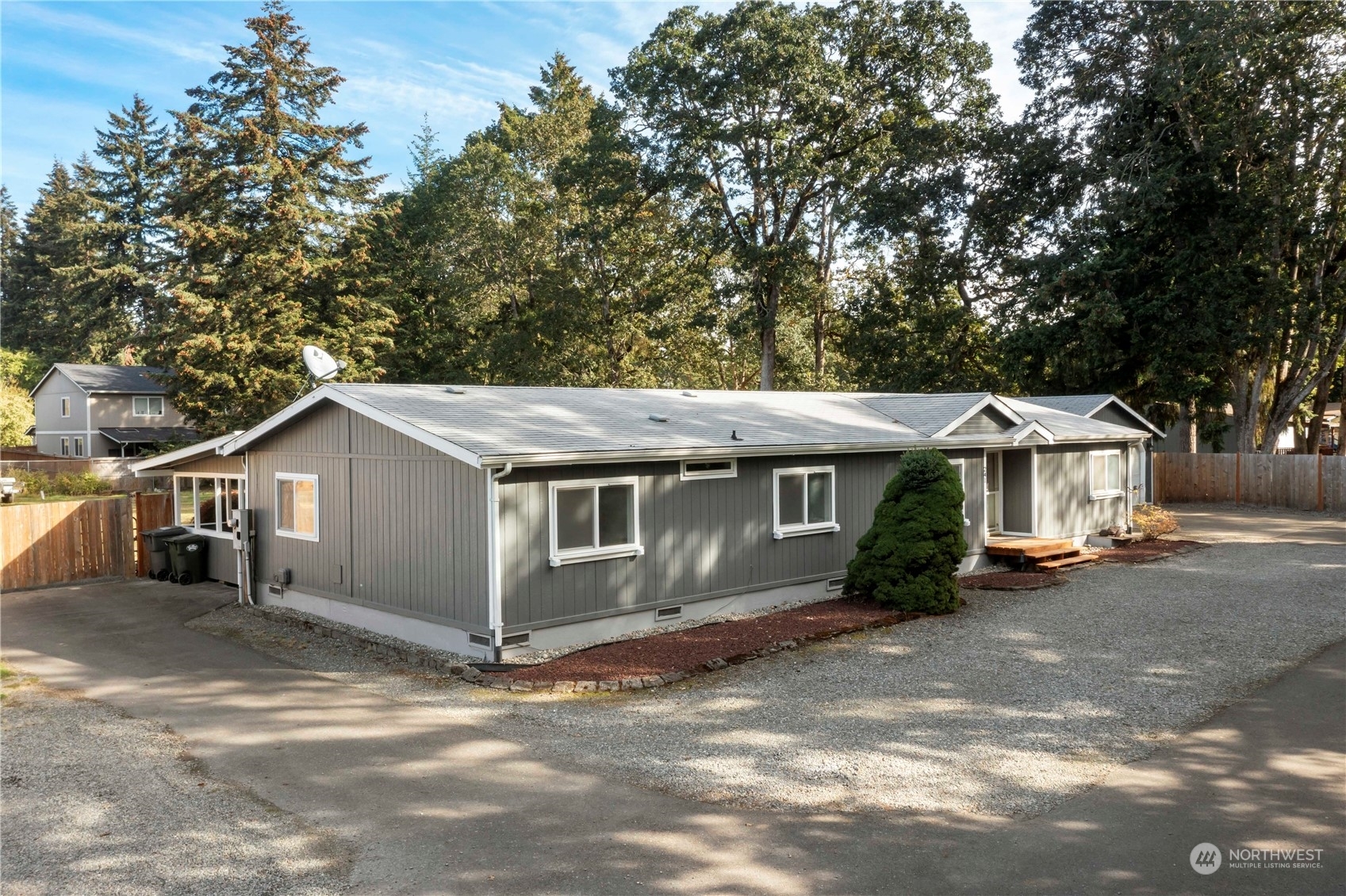 Property Photo:  241  167th Street E  WA 98387 