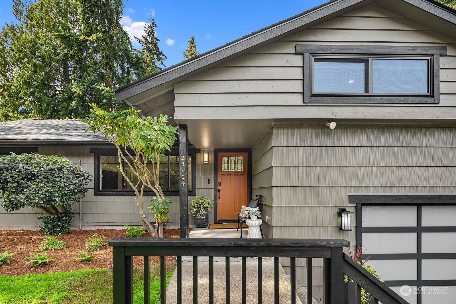 Property Photo:  23104 106th Avenue W  WA 98020 