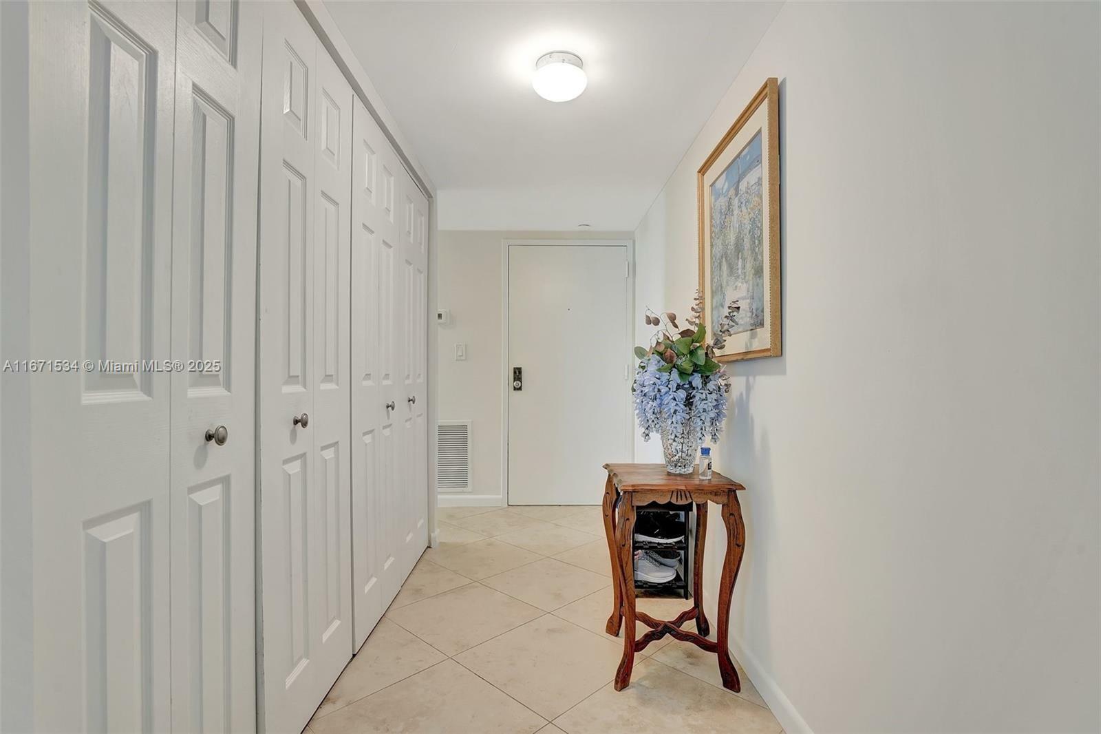 Property Photo:  18181 NE 31st Ct 1007  FL 33160 