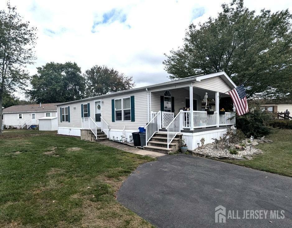 Property Photo:  112 Allen Court  NJ 08884 