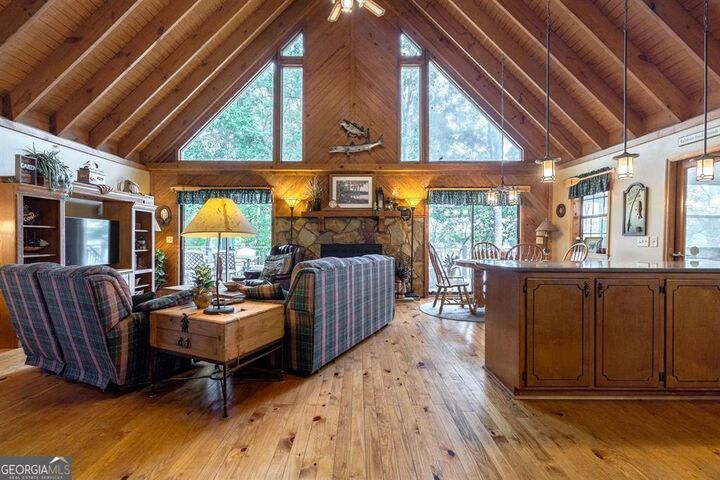 Property Photo: 190 Hickory Point Drive GA 30625