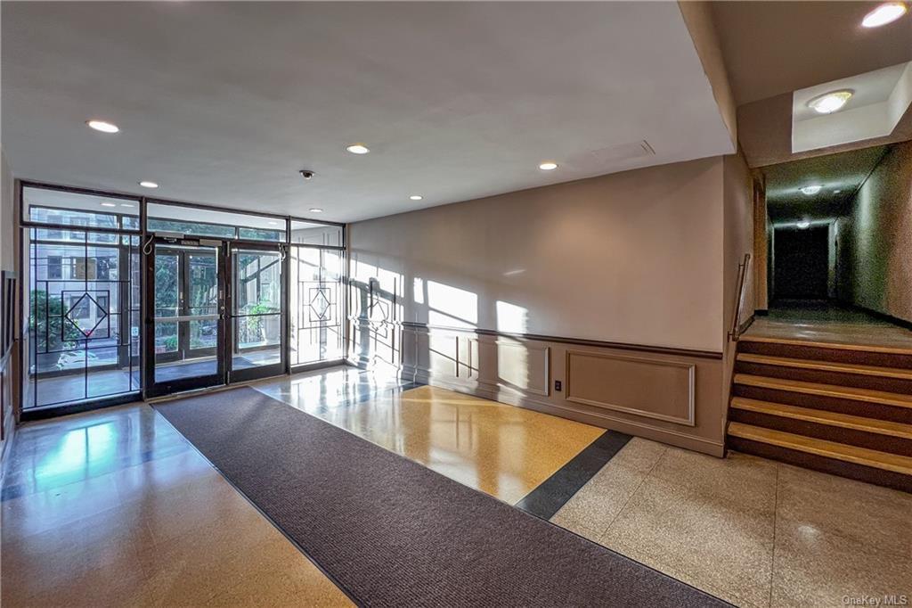 Property Photo:  440 Warburton Avenue 5-F  NY 10701 