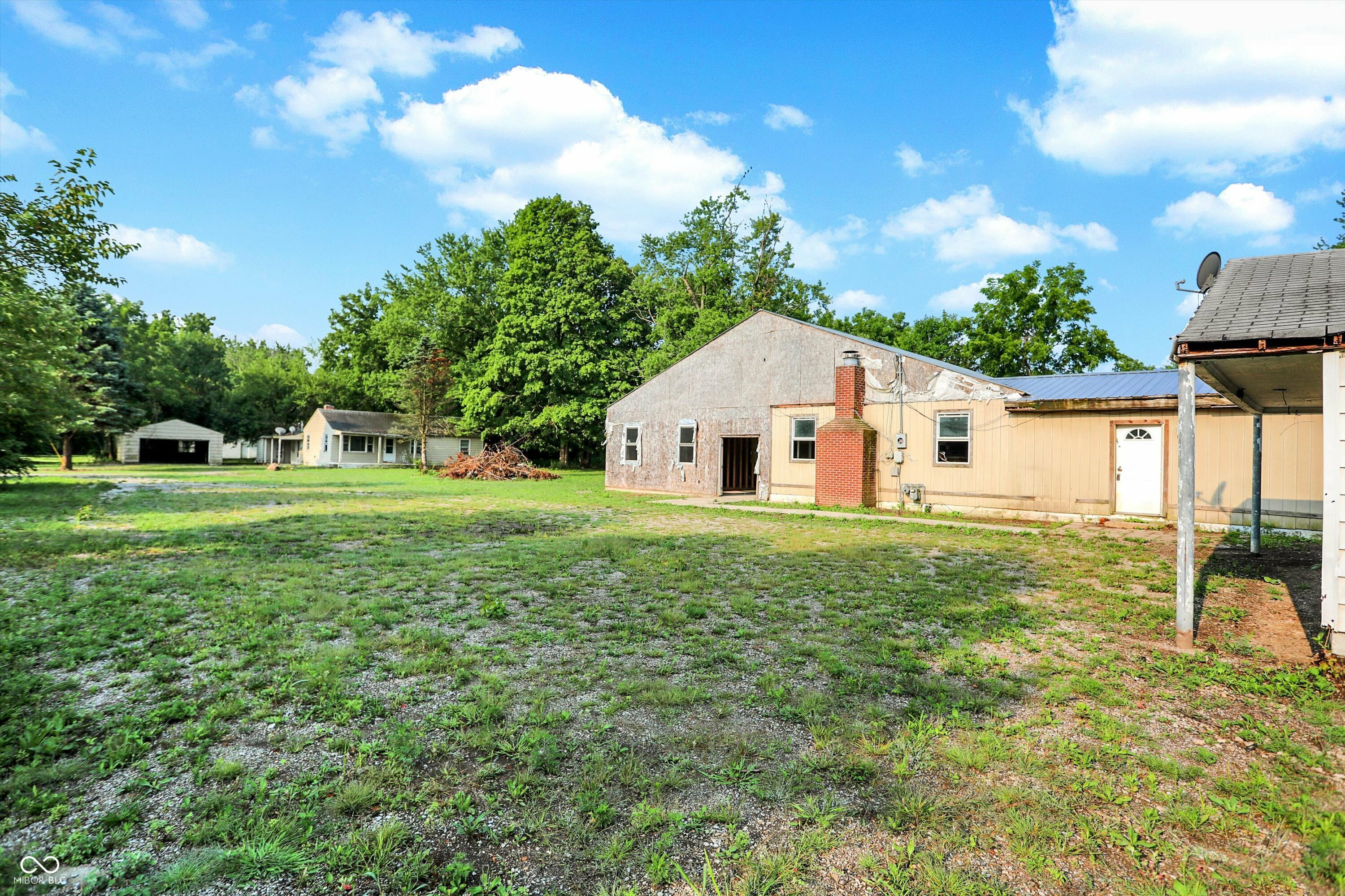 Property Photo:  1744 S County Road 1050 E  IN 46231 