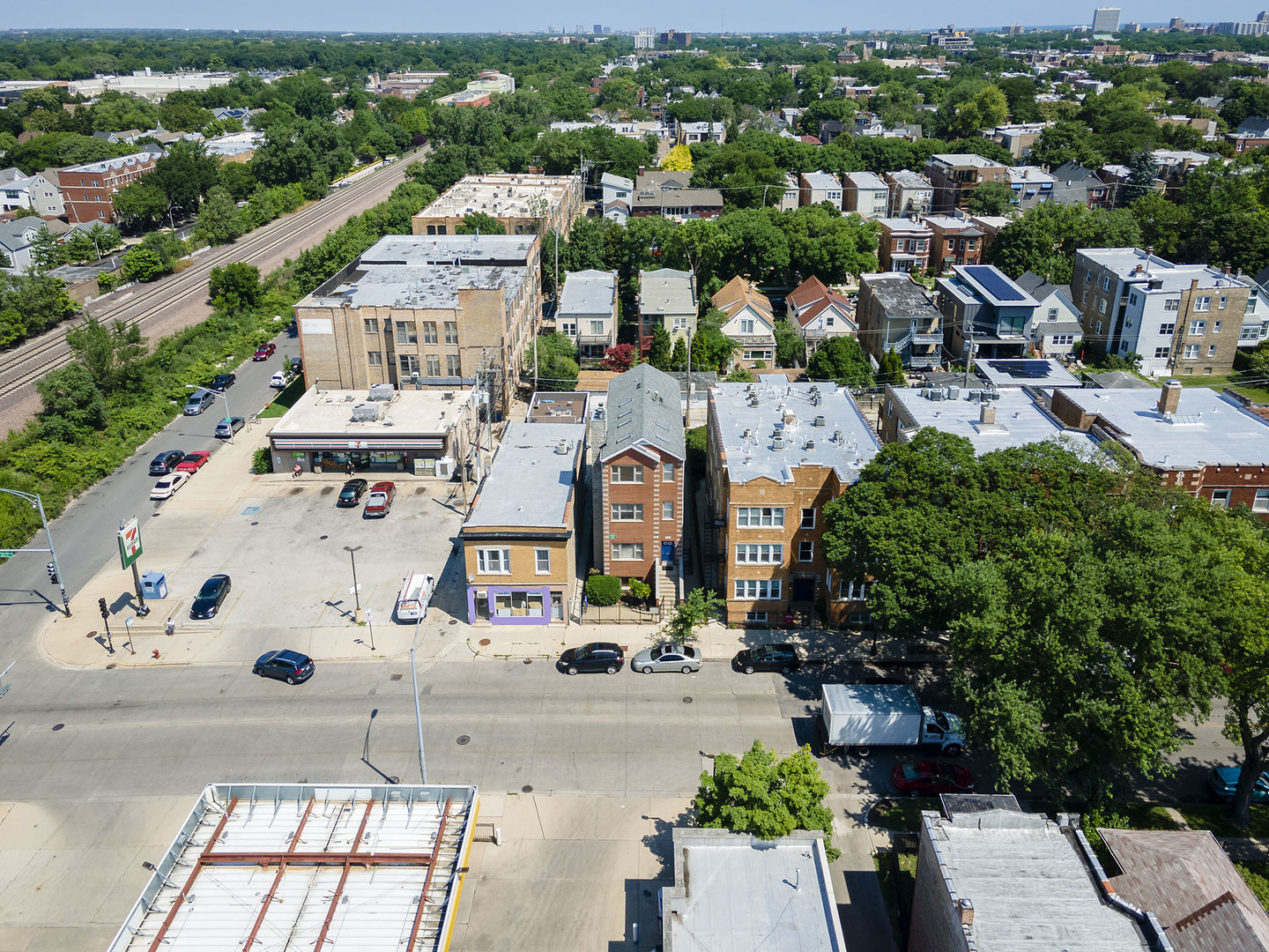 Property Photo:  1742 W Foster Avenue  IL 60640 