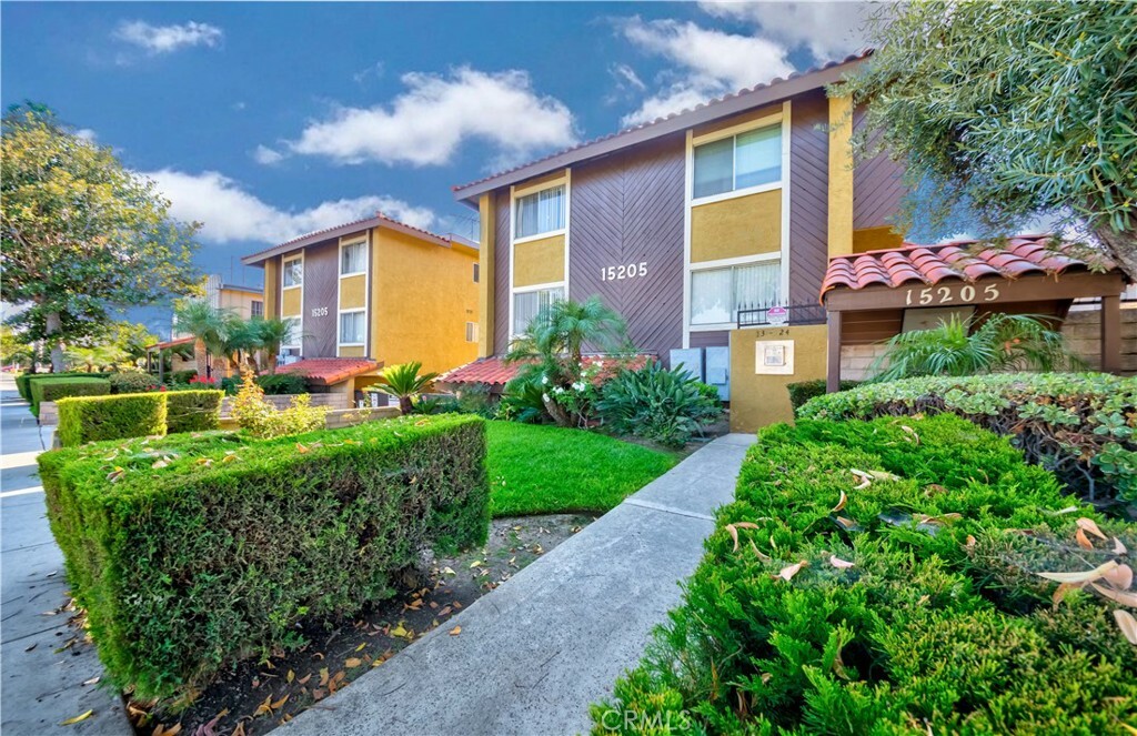 Property Photo:  15205 S Budlong Avenue 19  CA 90247 