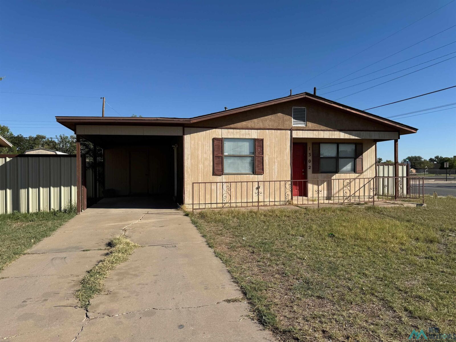 Property Photo:  1302 W Bullock Ave Avenue  NM 88210 
