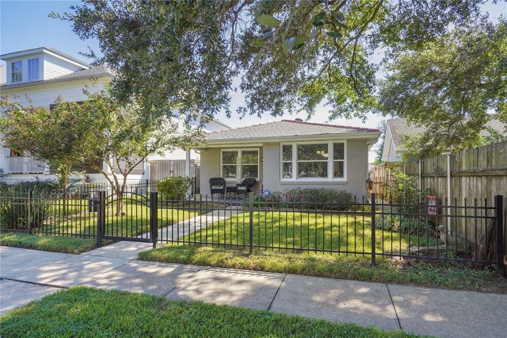 Property Photo:  6219 General Diaz Street  LA 70124 