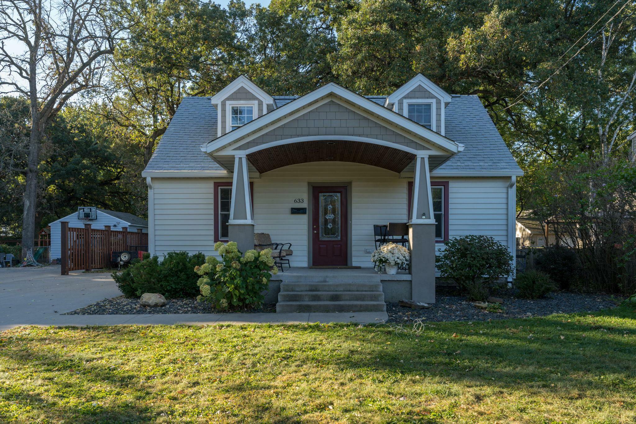 Property Photo:  633 Moreland Avenue  MN 56001 