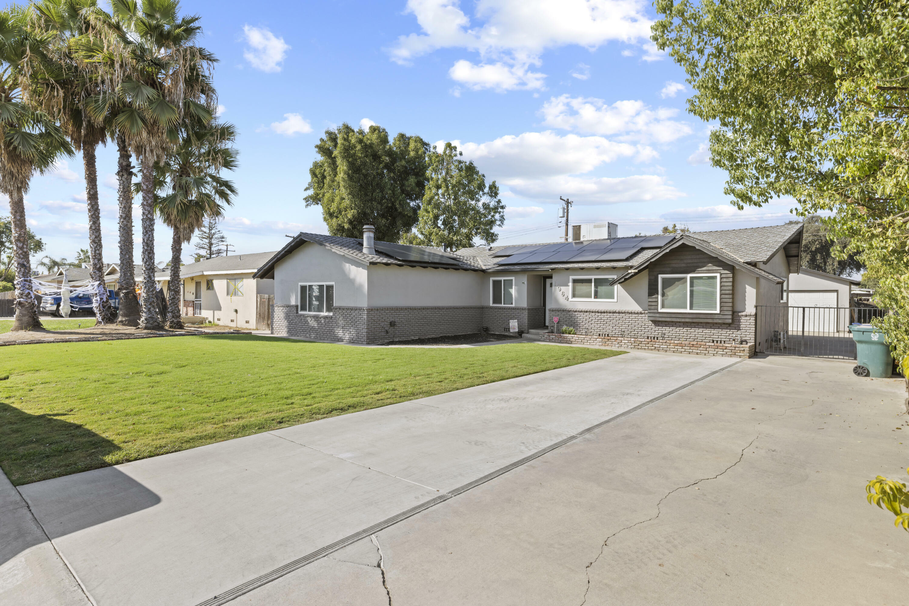 Property Photo:  1964 E Bardsley Avenue  CA 93274 