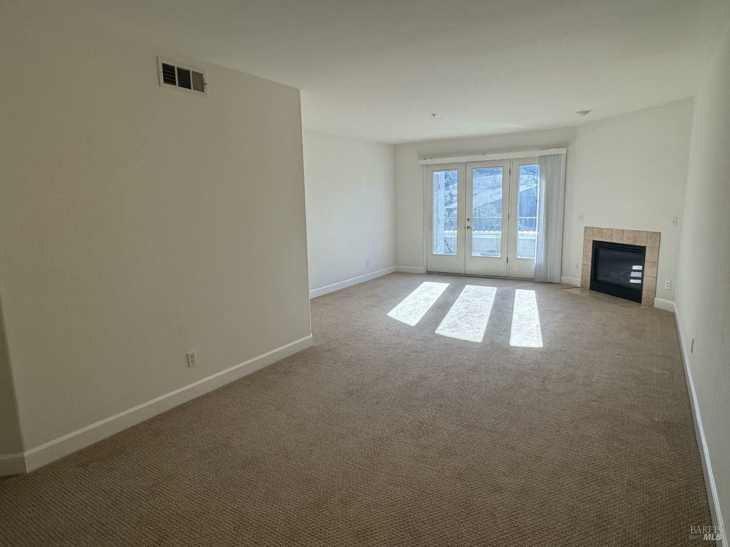 Property Photo:  852 Diablo Avenue 307  CA 94947 