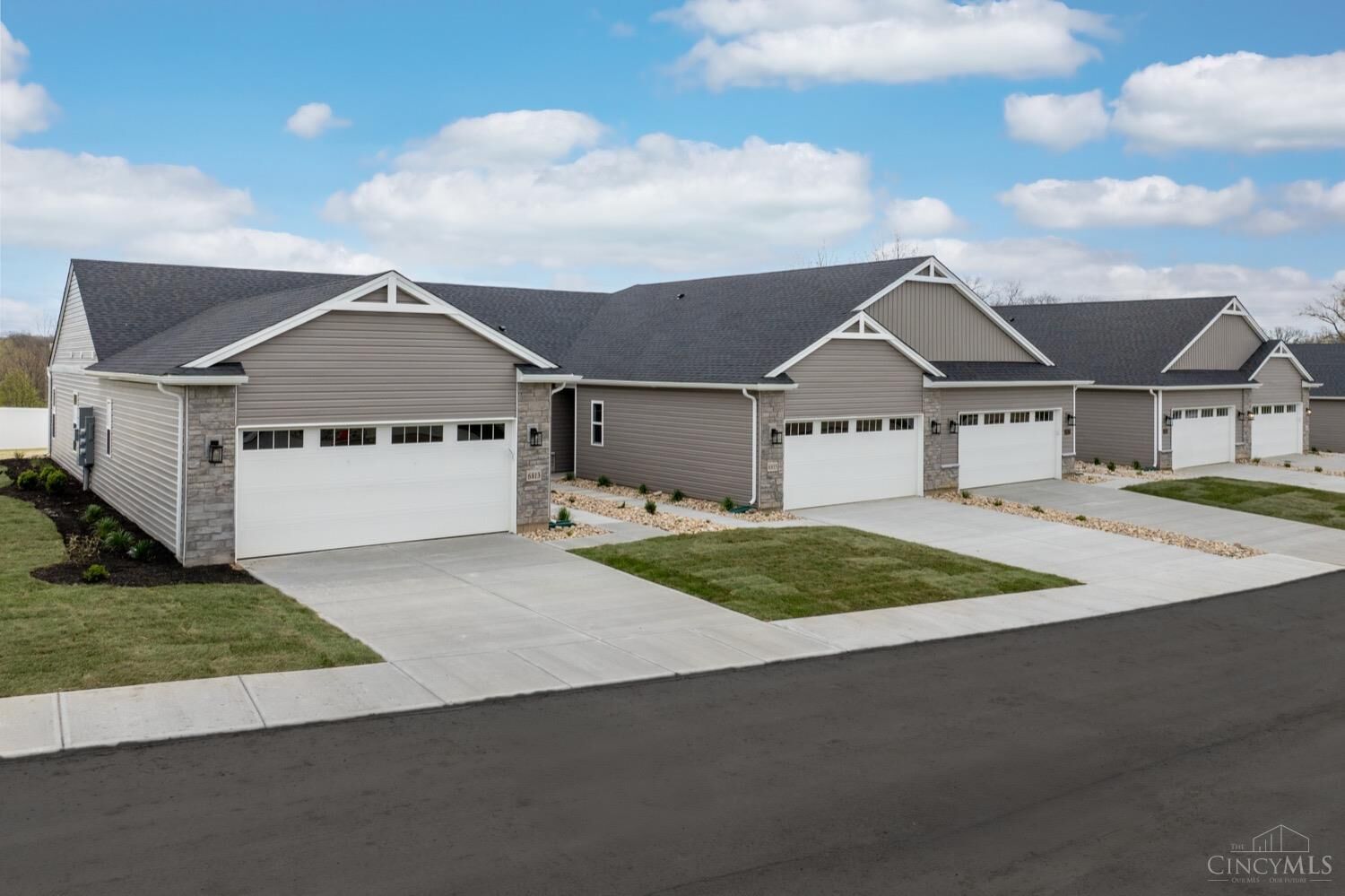 Property Photo:  6819 Traditions Street  OH 45044 