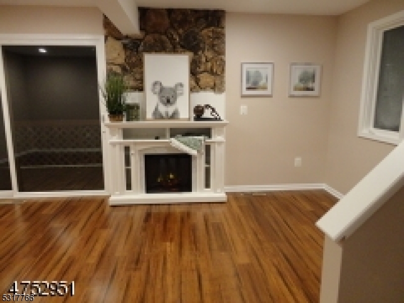 Property Photo:  9 Village Way B-2  NJ 07462 