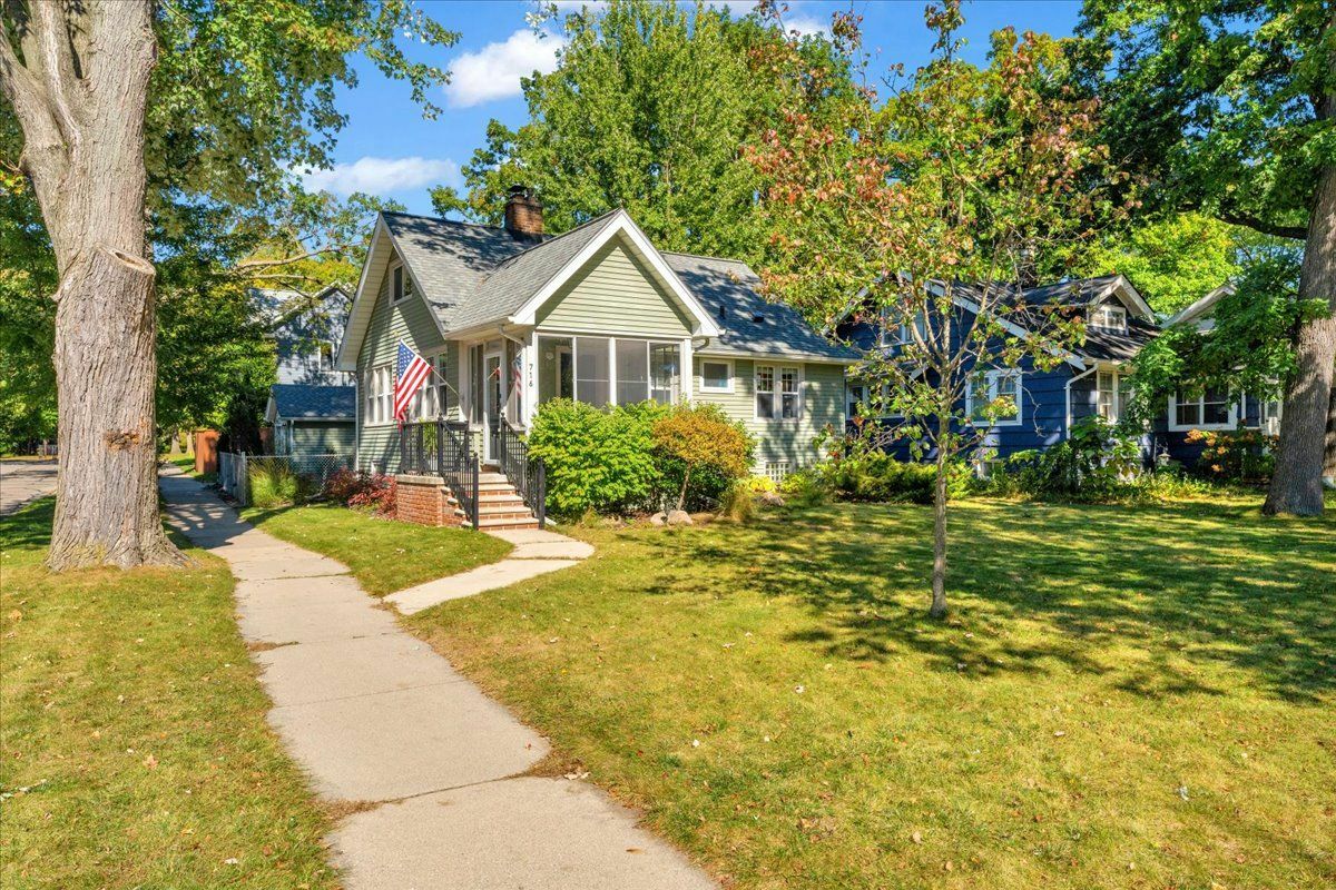 Property Photo: 716 Park Avenue MI 48067 4611