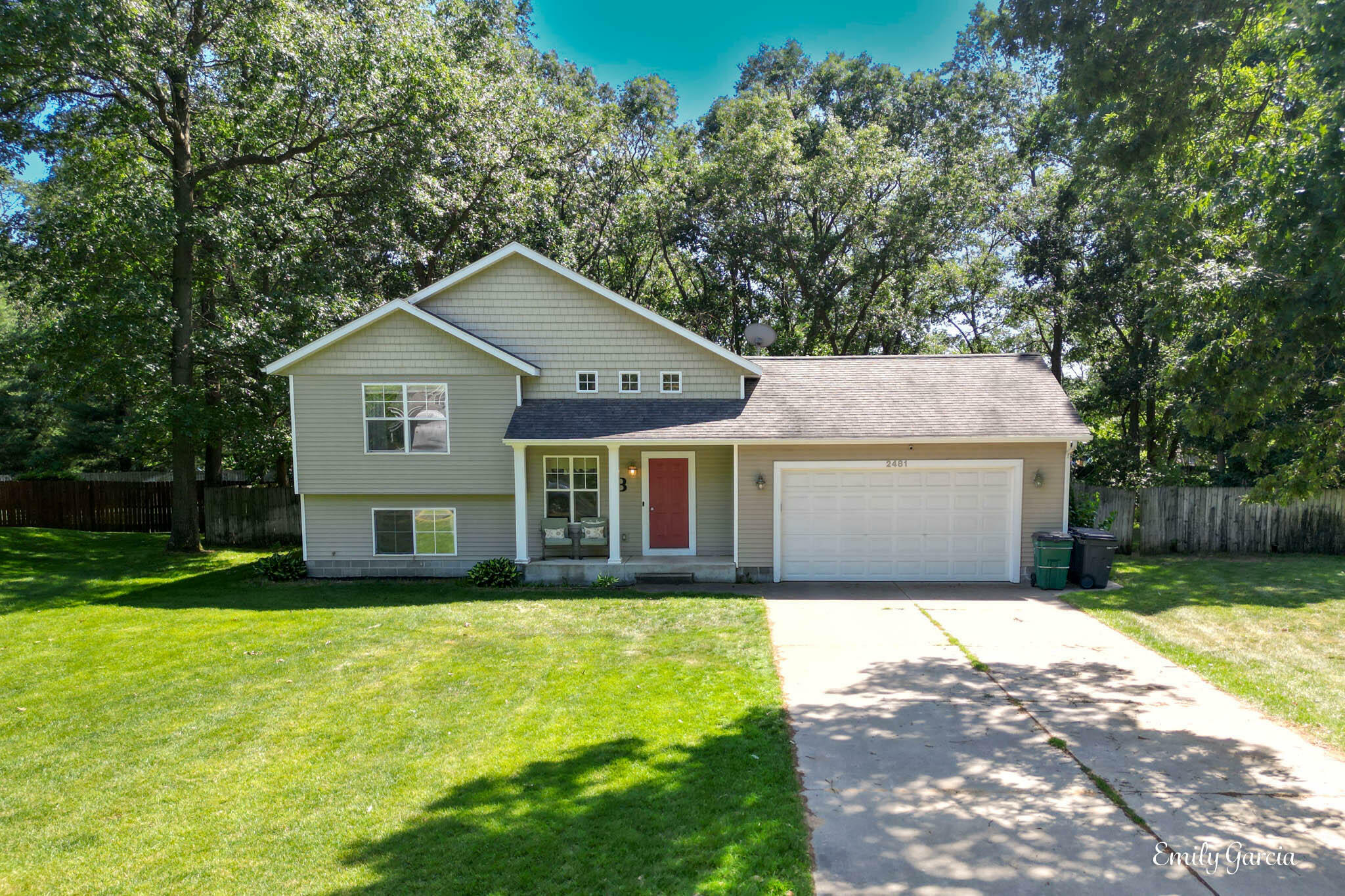 2481 Chippewa Trail  Muskegon MI 49445 photo