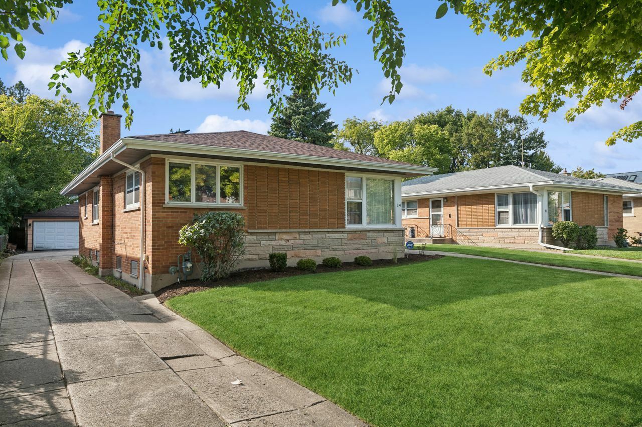 Property Photo:  14 Forest Avenue  IL 60305 