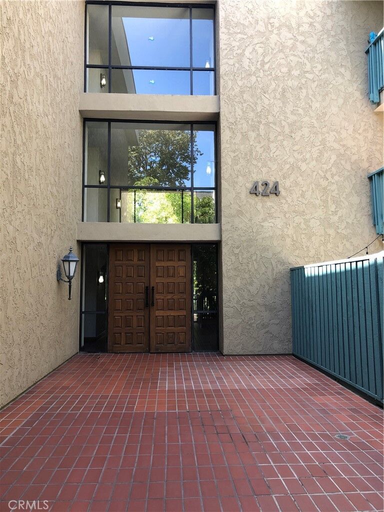 Property Photo:  424 N Bellflower Boulevard 202  CA 90814 