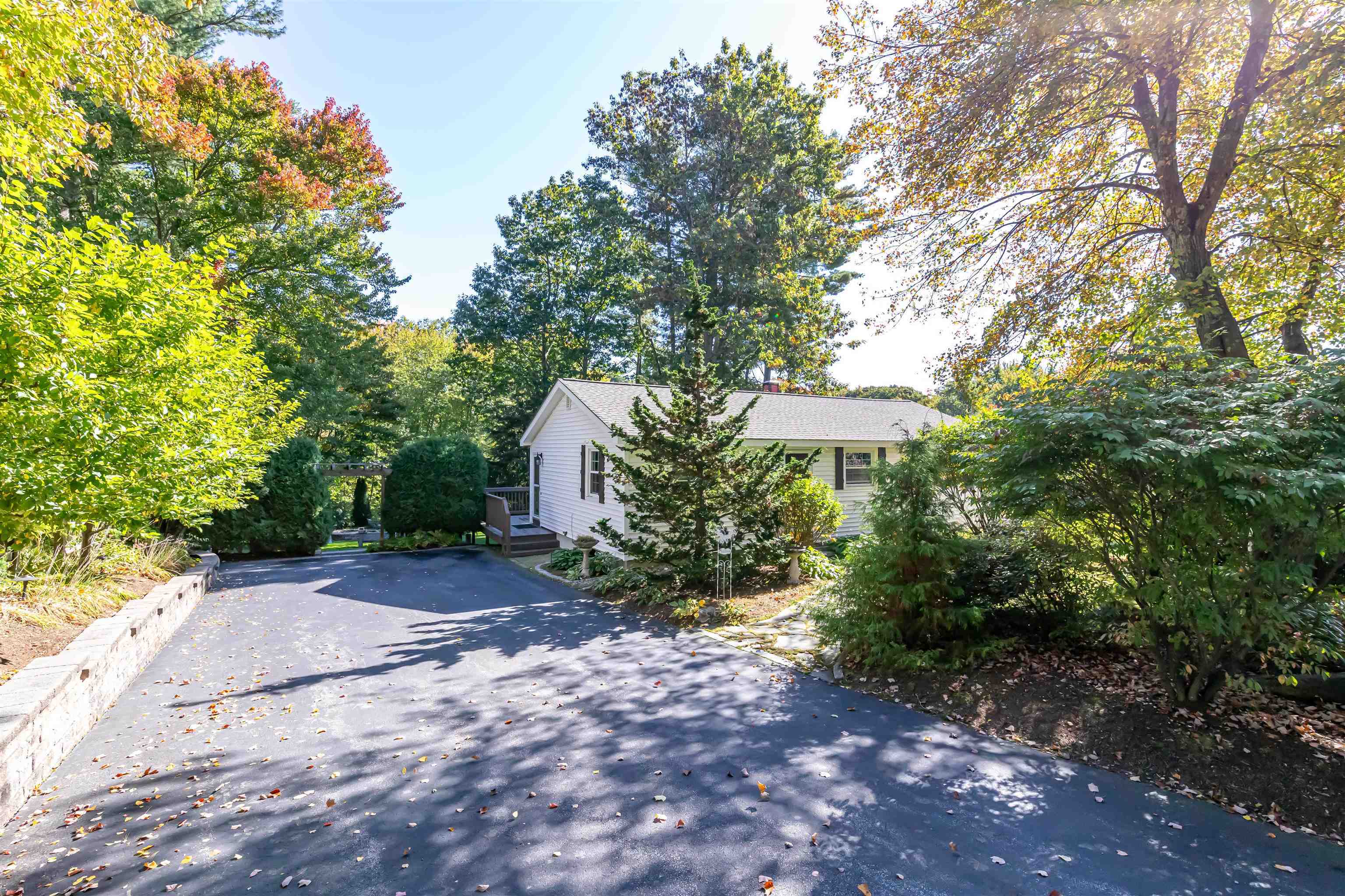 Property Photo:  31 Belmont Drive  NH 03054 