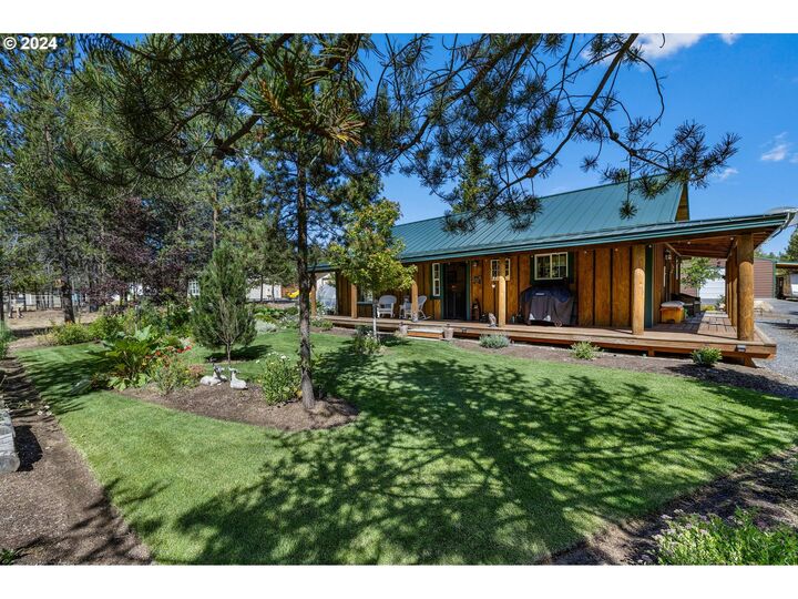 Property Photo: 11963 Beechwood Dr OR 97739