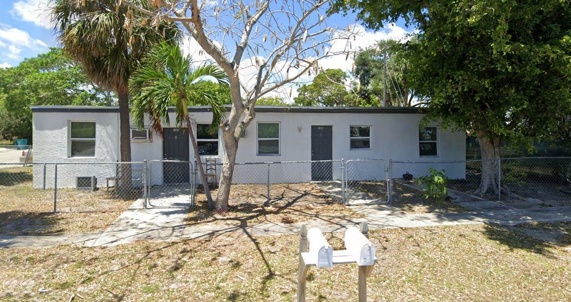 Property Photo:  1303 N Railroad Avenue A  FL 33435 