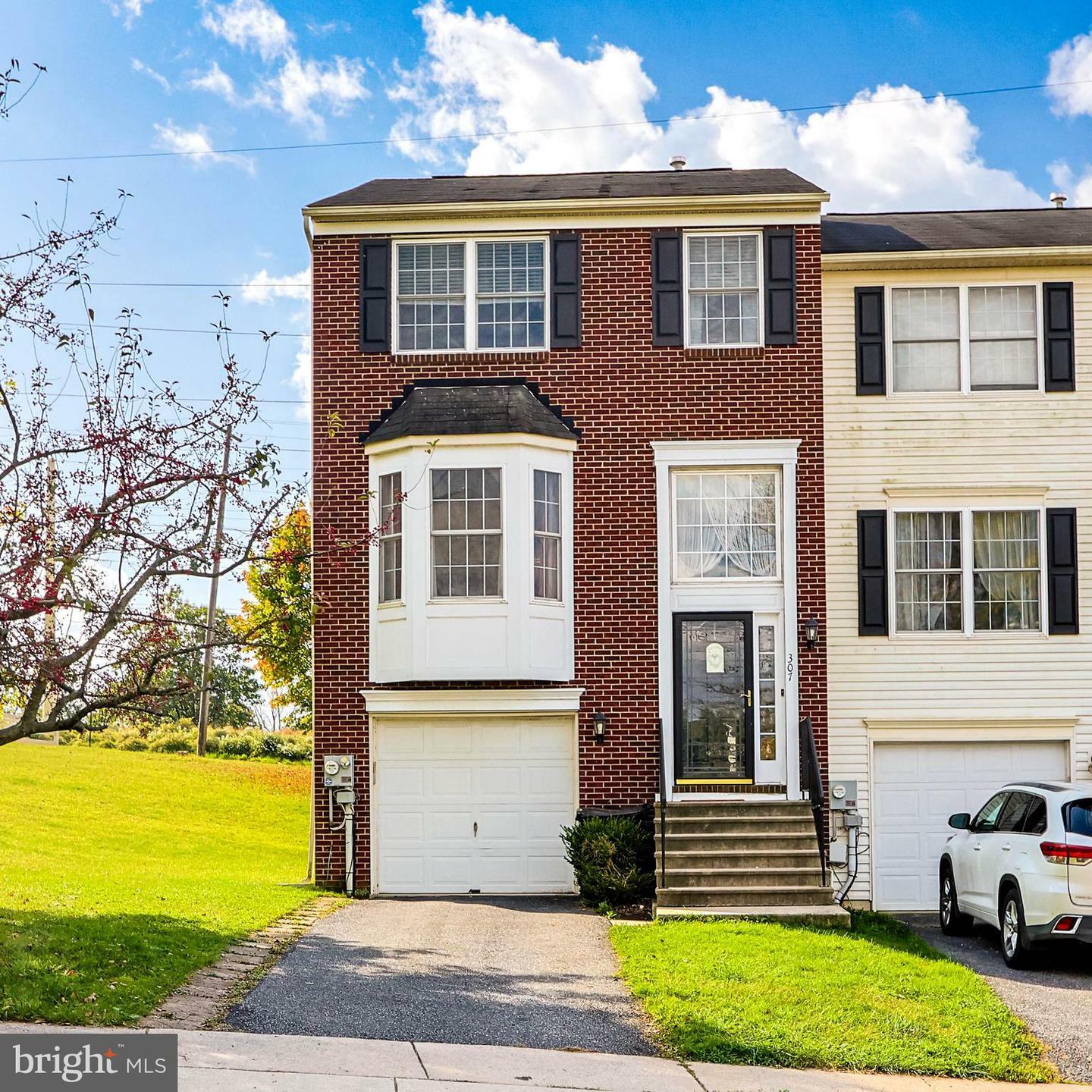 Property Photo: 307 S Oak Street PA 18017