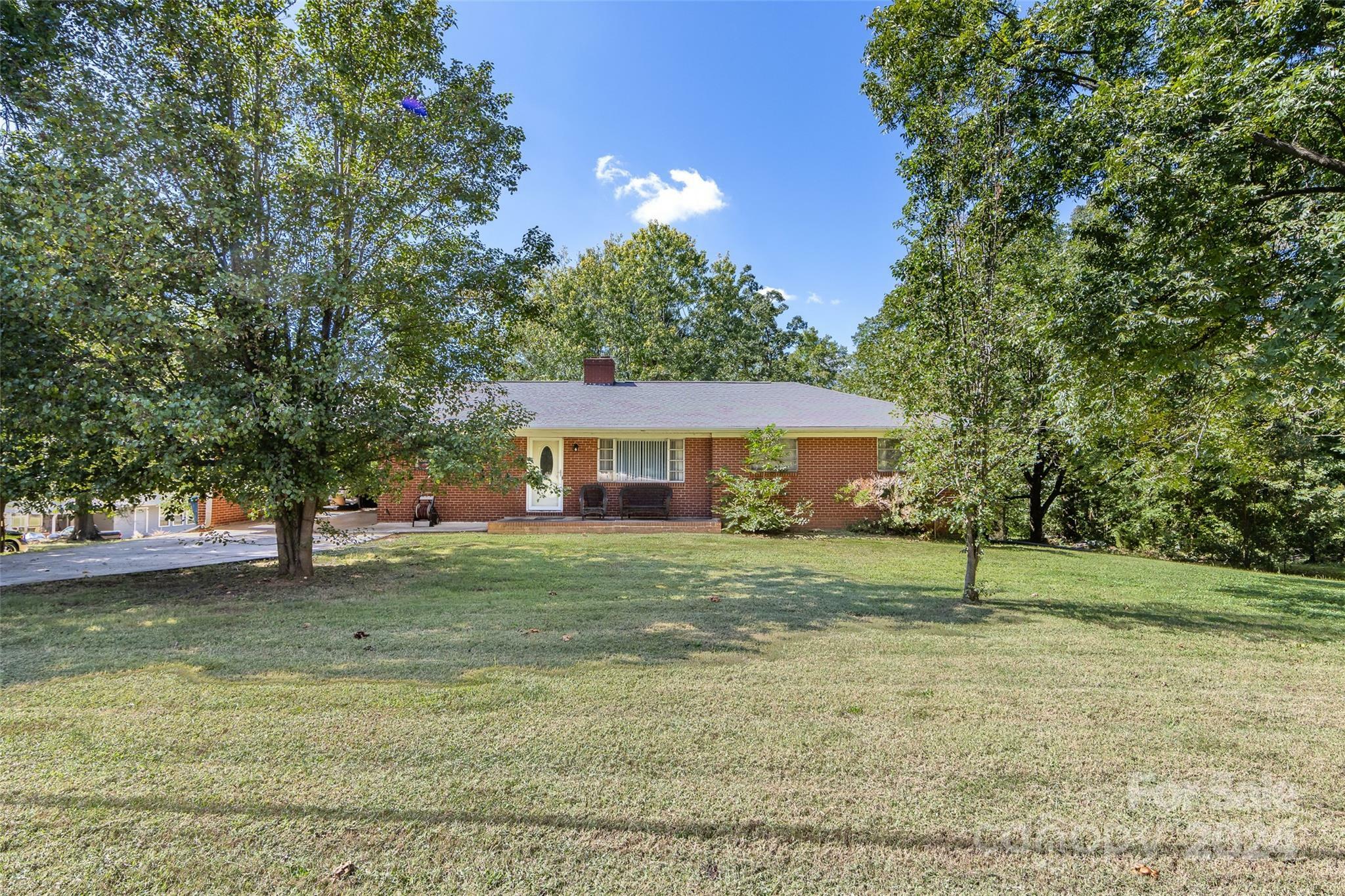 Property Photo:  506 Newsome Road  NC 28146 